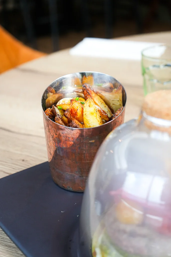 Menu Il Frascati, table pot de pomme de terre grenaille